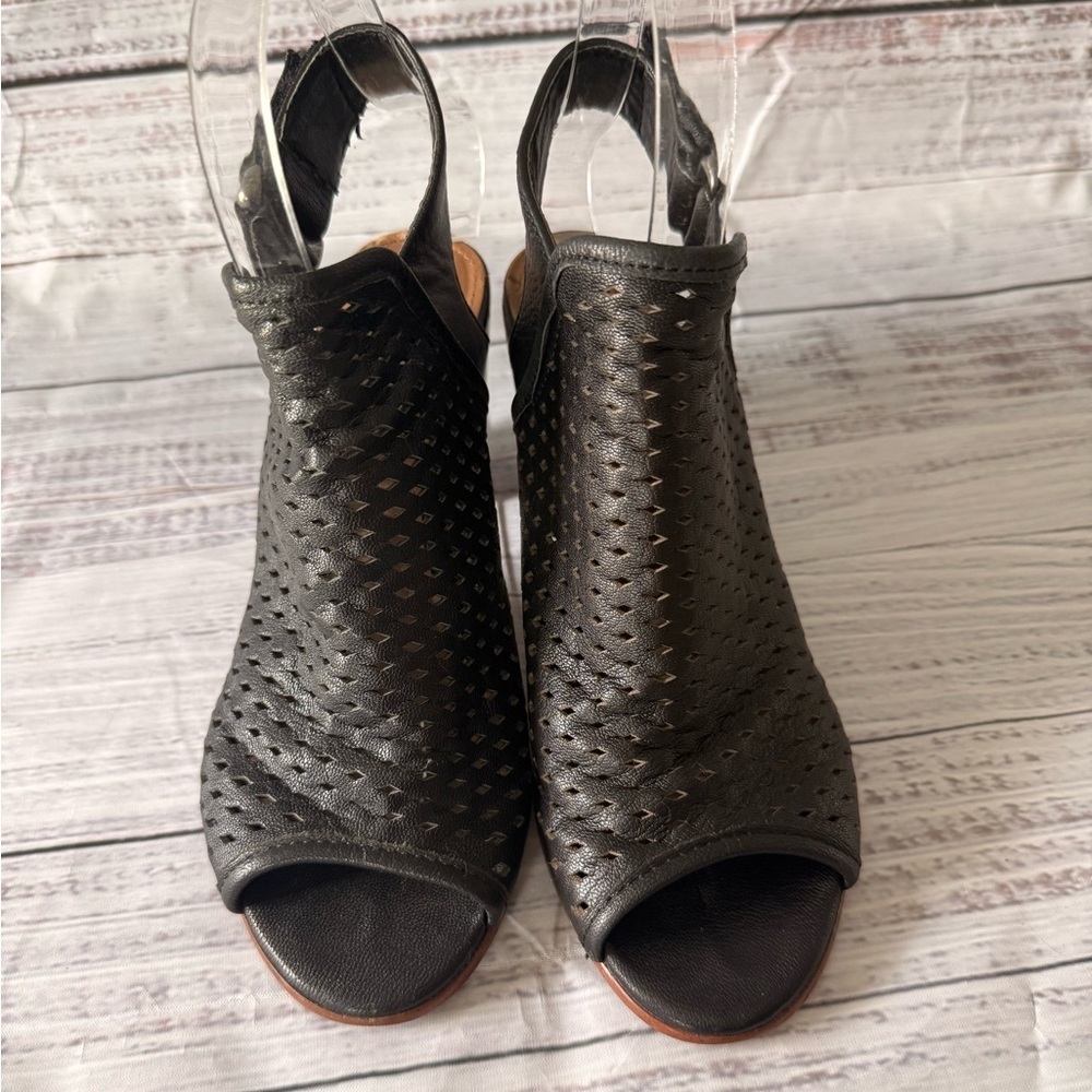Steve Madden Peep Toe Booties 6.5 Perforated Ankle Strap Open Heel Womens Shoes